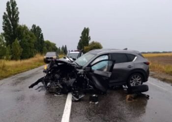 На Бориспільщині Mazda виїхала на зустрічну та зіткнулася з Honda — двоє водіїв у лікарні