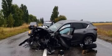 На Бориспільщині Mazda виїхала на зустрічну та зіткнулася з Honda — двоє водіїв у лікарні