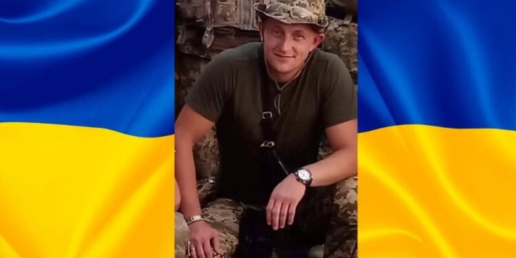 Чотири роки тому загинув, рятуючи побратимів: у Іванкові згадують захисника Дмитра Дзюбу